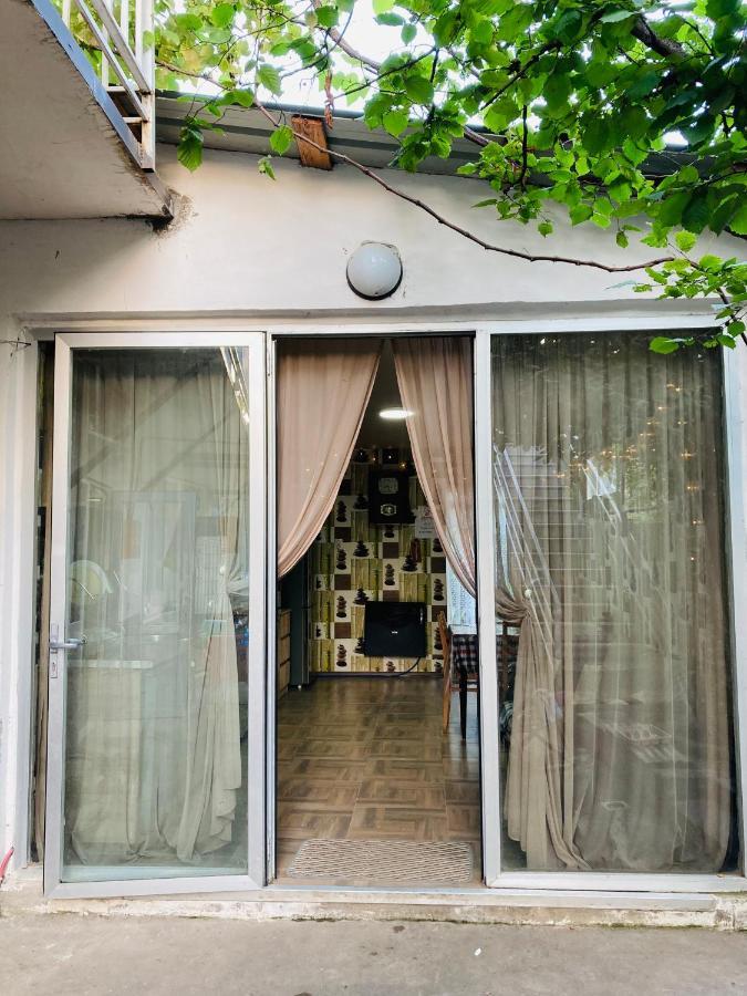 Guest House Barbi バトゥーミ エクステリア 写真