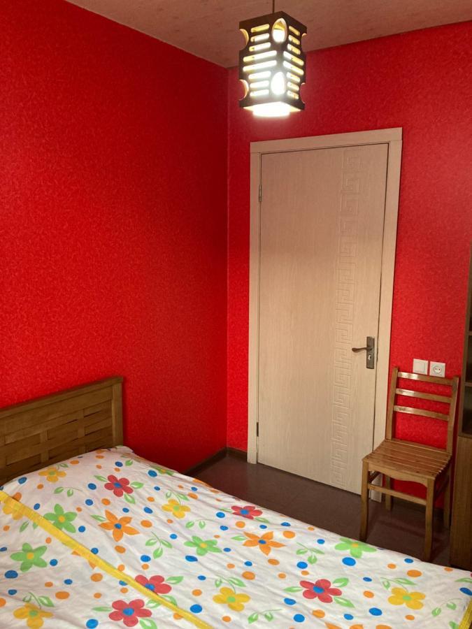 Guest House Barbi バトゥーミ エクステリア 写真