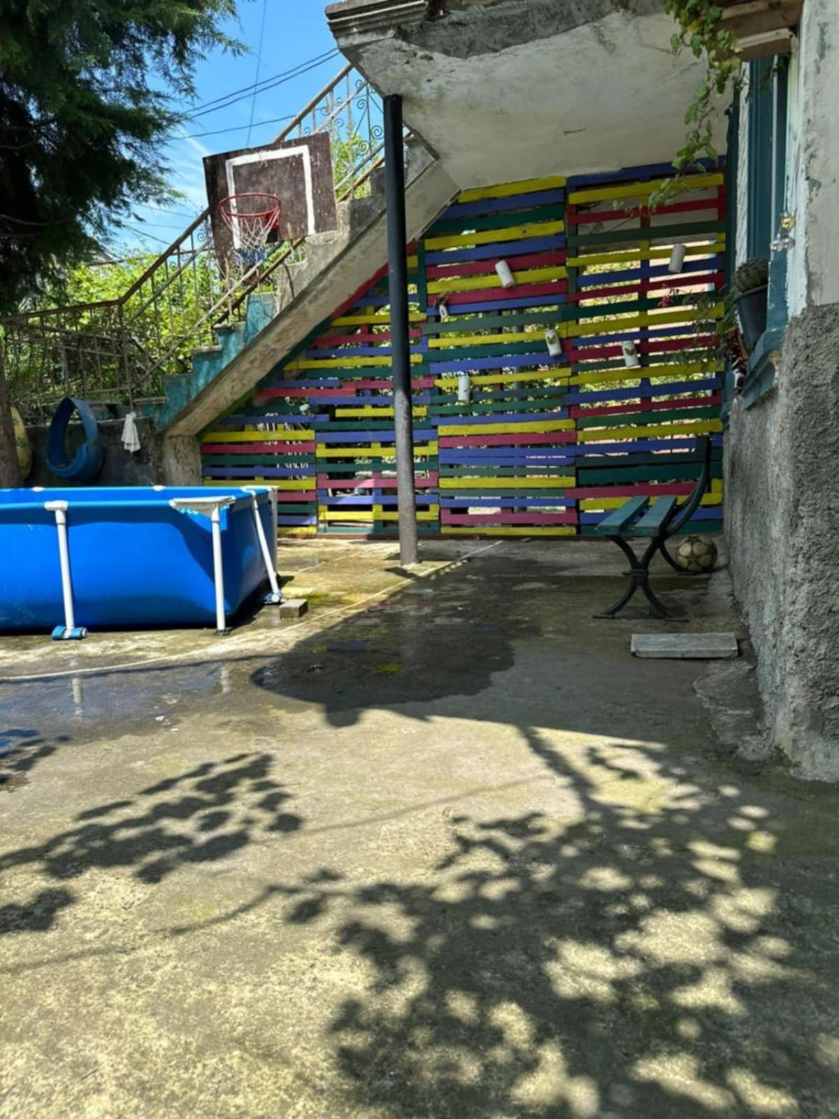 Guest House Barbi バトゥーミ エクステリア 写真